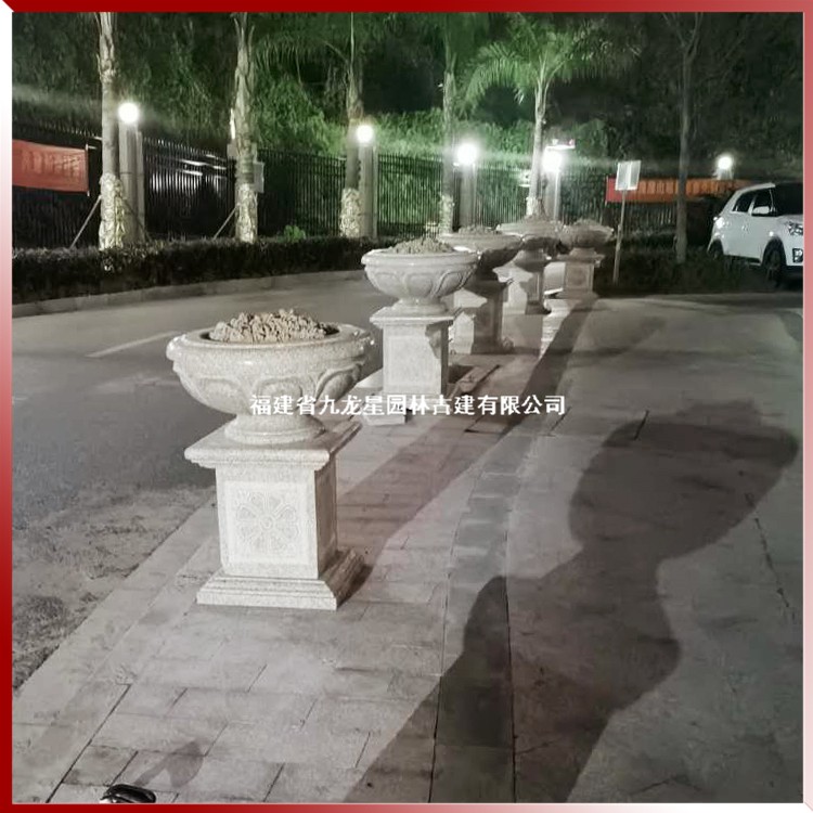 1615966559883053.jpg 黃銹石石材花缽圖片